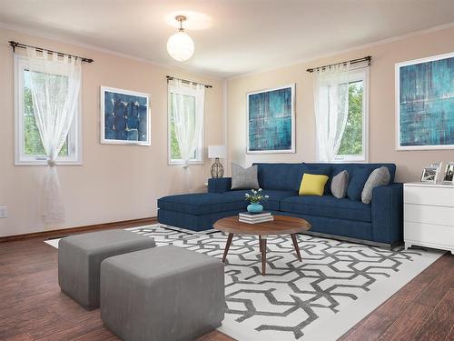 39092 34N Road, La Broquerie, MB - Indoor Photo Showing Living Room