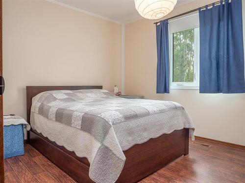 39092 34N Road, La Broquerie, MB - Indoor Photo Showing Bedroom