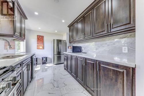 1 Marmac Drive, St. Catharines, ON - Indoor Photo Showing Kitchen With Double Sink With Upgraded Kitchen