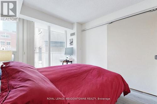 301 - 126 Simcoe Street, Toronto C01, ON - Indoor Photo Showing Bedroom