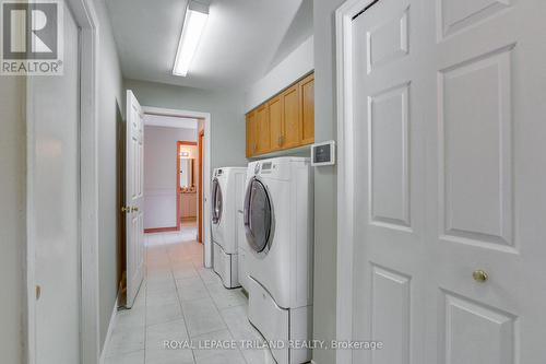 63 Prince Of Wales Gate, London, ON - Indoor Photo Showing Laundry Room