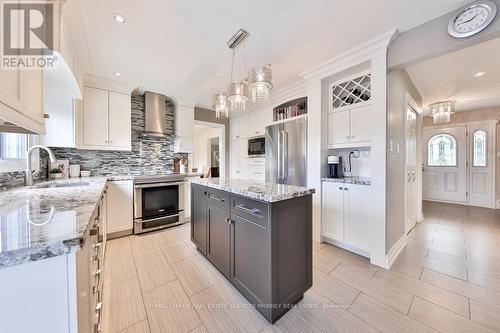 275 Chantenay Drive, Mississauga, ON - Indoor Photo Showing Kitchen With Upgraded Kitchen