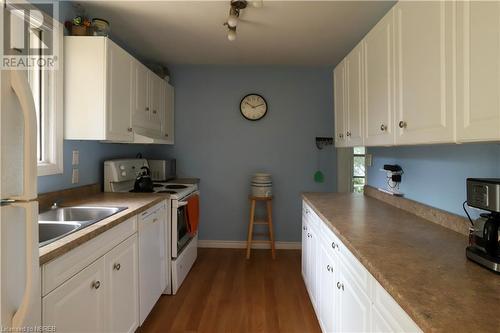 5 Birch Crescent, Temagami, ON - Indoor Photo Showing Kitchen With Double Sink