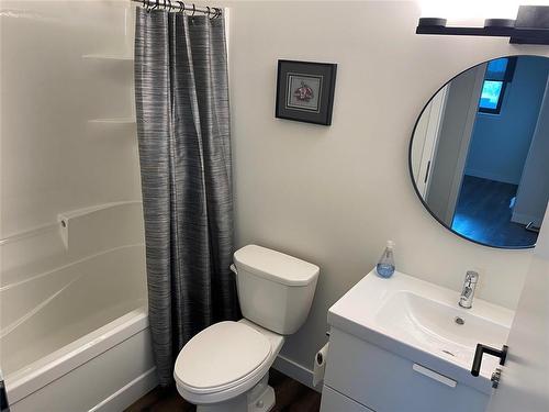 309 3400 Mcdonald Avenue, Brandon, MB - Indoor Photo Showing Bathroom