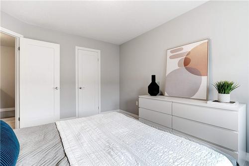 6 Aquarius Crescent, Hamilton, ON - Indoor Photo Showing Bedroom