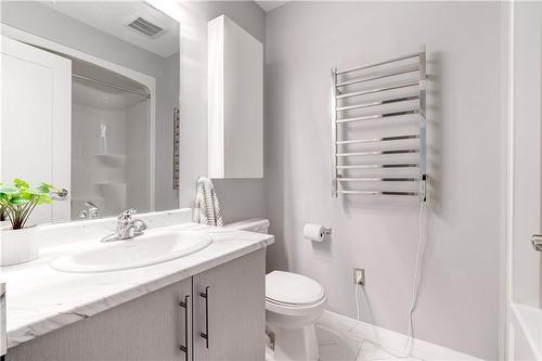 6 Aquarius Crescent, Hamilton, ON - Indoor Photo Showing Bathroom