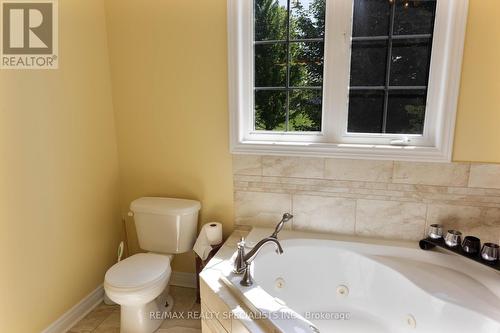 136 Van Scott Drive, Brampton, ON - Indoor Photo Showing Bathroom