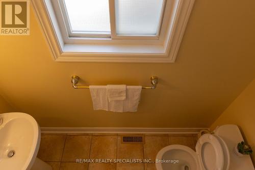 136 Van Scott Drive, Brampton, ON - Indoor Photo Showing Bathroom