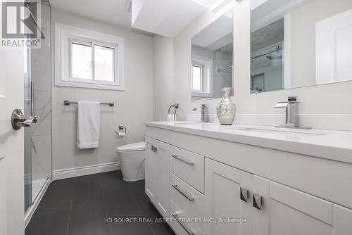 865 North Talbot Road, Windsor, ON - Indoor Photo Showing Bathroom