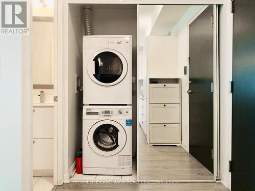2101 - 11 Bogert Avenue, Toronto C07, ON - Indoor Photo Showing Laundry Room