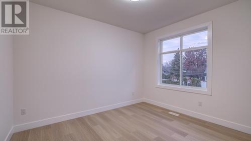 889 Sutherland Avenue, Kelowna, BC - Indoor Photo Showing Other Room