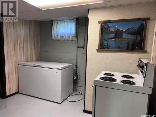 42 Shannon Street, Lanigan, SK - Indoor Photo Showing Laundry Room