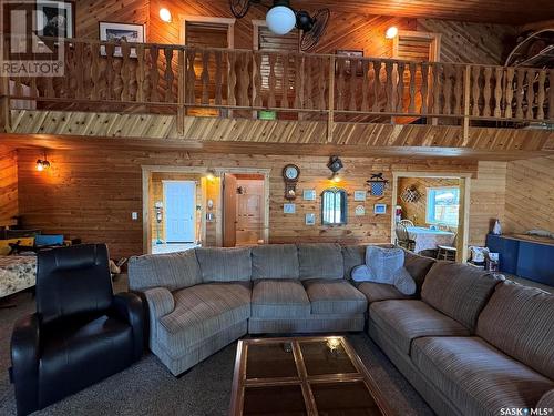 334 Lindsey Lane, Barrier Valley Rm No. 397, SK - Indoor Photo Showing Living Room