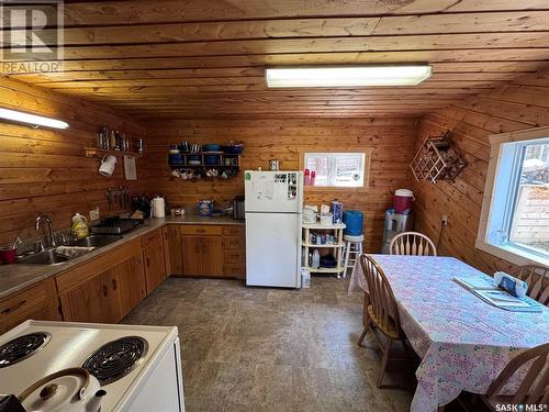 334 Lindsey Lane, Barrier Valley Rm No. 397, SK - Indoor Photo Showing Kitchen With Double Sink