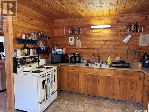 334 Lindsey Lane, Barrier Valley Rm No. 397, SK - Indoor Photo Showing Kitchen With Double Sink