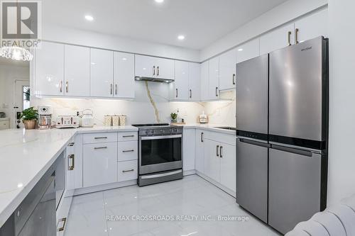 101 Piperbrook Crescent, Toronto, ON - Indoor Photo Showing Kitchen With Stainless Steel Kitchen With Upgraded Kitchen