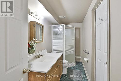 493 Sandalwood Court, Oshawa (Samac), ON - Indoor Photo Showing Bathroom