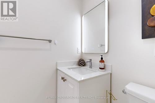 31 Causland Lane, Richmond Hill (Devonsleigh), ON - Indoor Photo Showing Bathroom