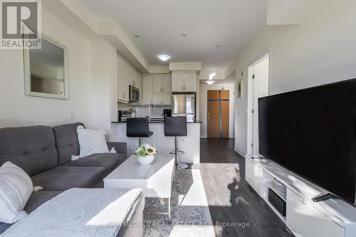 119 - 128 Grovewood Common, Oakville, ON - Indoor Photo Showing Living Room