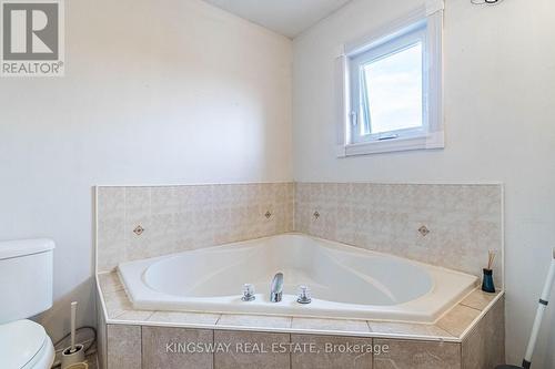 58 Leagate Street, Brampton (Fletcher'S Meadow), ON - Indoor Photo Showing Bathroom