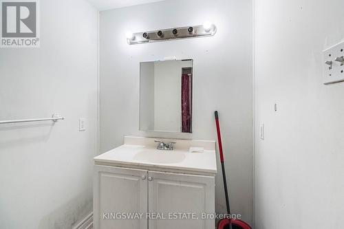 58 Leagate Street, Brampton (Fletcher'S Meadow), ON - Indoor Photo Showing Bathroom