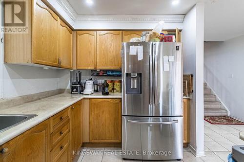 58 Leagate Street, Brampton (Fletcher'S Meadow), ON - Indoor Photo Showing Kitchen