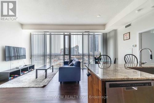 707 - 4099 Brickstone Mews, Mississauga, ON - Indoor Photo Showing Kitchen