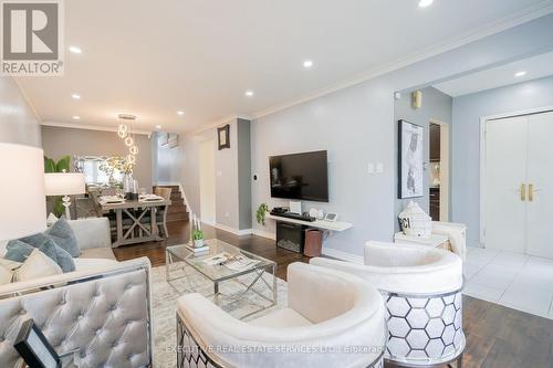 5 Goldsboro Road, Toronto, ON - Indoor Photo Showing Living Room