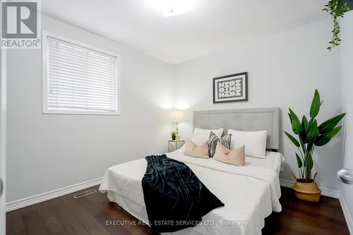 5 Goldsboro Road, Toronto, ON - Indoor Photo Showing Bedroom