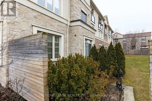 60 - 636 Evans Avenue, Toronto, ON - Outdoor