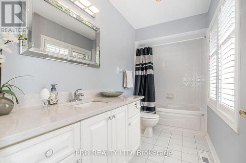 10 - 199 La Rose Avenue, Toronto, ON - Indoor Photo Showing Bathroom