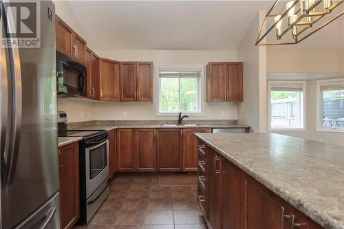 121 Bayside Crescent, Sudbury, ON - Indoor Photo Showing Kitchen