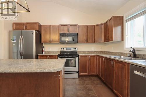 121 Bayside Crescent, Sudbury, ON - Indoor Photo Showing Kitchen With Double Sink