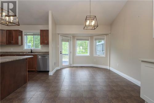 121 Bayside Crescent, Sudbury, ON - Indoor Photo Showing Kitchen With Double Sink