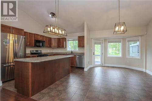 121 Bayside Crescent, Sudbury, ON - Indoor Photo Showing Kitchen