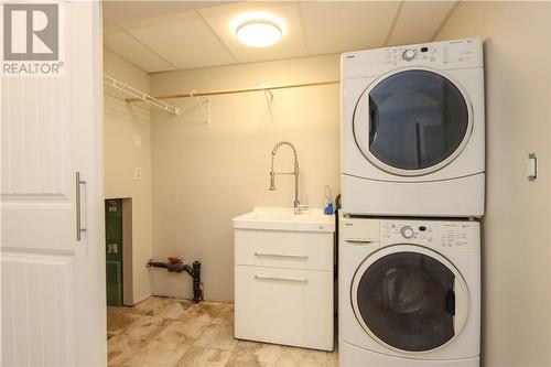 121 Bayside Crescent, Sudbury, ON - Indoor Photo Showing Laundry Room