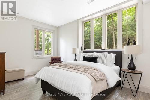 41 Clubhouse Drive, Huntsville, ON - Indoor Photo Showing Bedroom