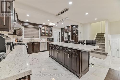 47 Greenbriar Road, Brampton, ON - Indoor Photo Showing Kitchen With Upgraded Kitchen