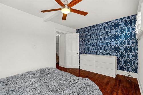 17 Avalon Place, Hamilton, ON - Indoor Photo Showing Bedroom