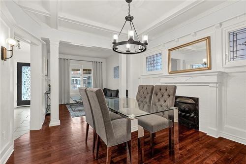 17 Avalon Place, Hamilton, ON - Indoor Photo Showing Dining Room