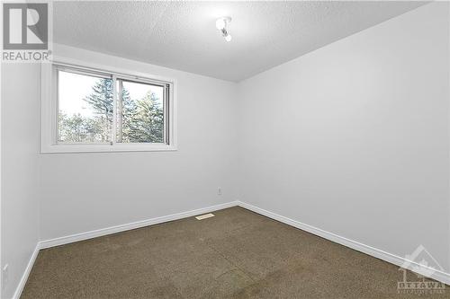 1474 Heatherington Road Unit#C, Ottawa, ON - Indoor Photo Showing Other Room