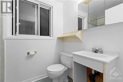 1474 Heatherington Road Unit#C, Ottawa, ON - Indoor Photo Showing Bathroom