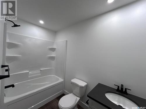 218 Kestrel Court, Rosthern, SK - Indoor Photo Showing Bathroom