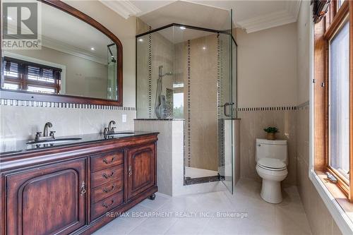 2659 #2 Side Road Crescent, Burlington, ON - Indoor Photo Showing Bathroom