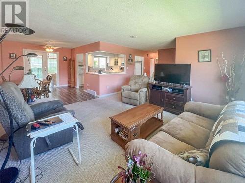 2819 Cranna Crescent, Merritt, BC - Indoor Photo Showing Living Room