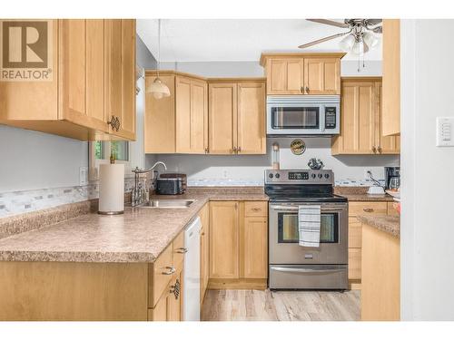 4110 Highland Park Drive, Armstrong, BC - Indoor Photo Showing Kitchen