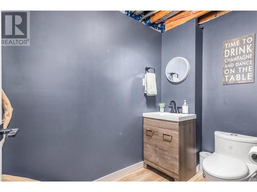 4110 Highland Park Drive, Armstrong, BC - Indoor Photo Showing Bathroom