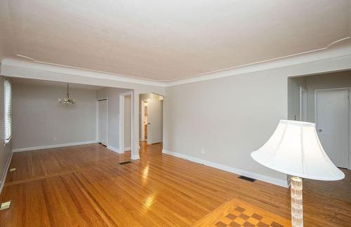 401 East 43Rd Street, Hamilton, ON - Indoor Photo Showing Other Room