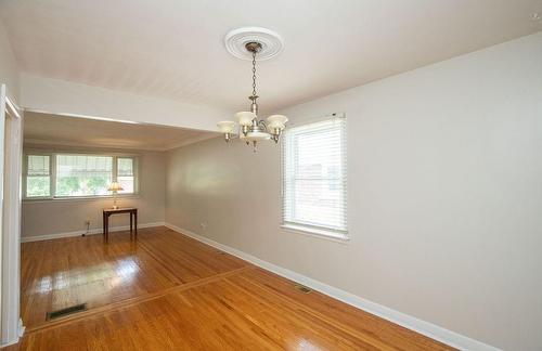 401 East 43Rd Street, Hamilton, ON - Indoor Photo Showing Other Room