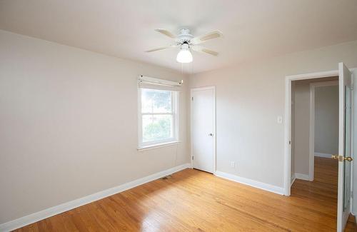 401 East 43Rd Street, Hamilton, ON - Indoor Photo Showing Other Room